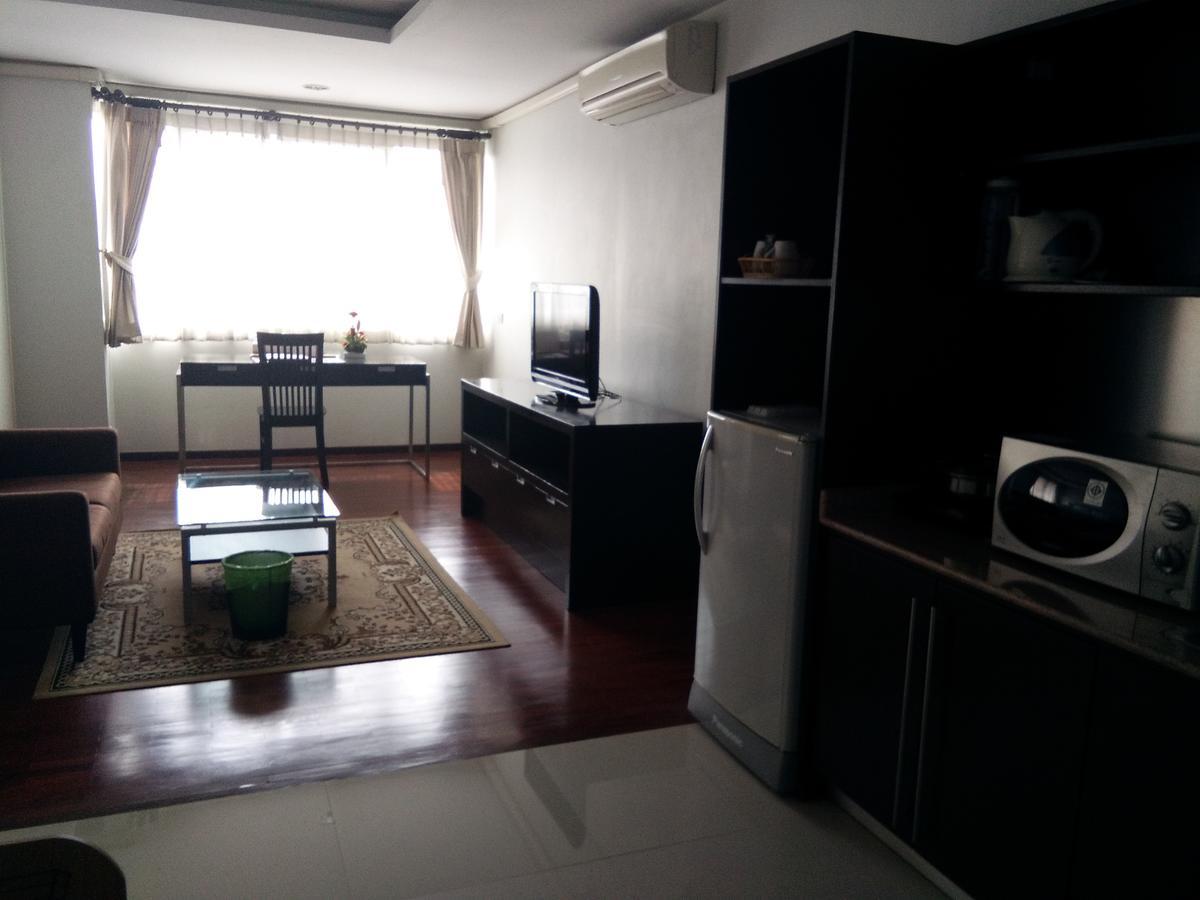 The Park 304 Executive Serviced Apartment Si Maha Phot Exterior foto