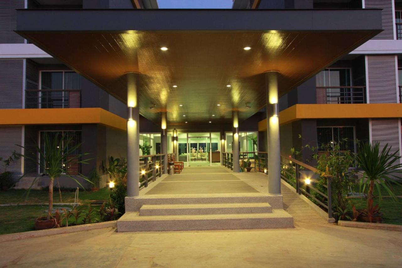 The Park 304 Executive Serviced Apartment Si Maha Phot Quarto foto